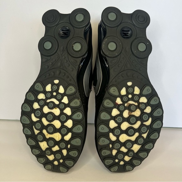 Women's Black & Gray Nike Shox Size 7 (2012) - Picture 10 of 12